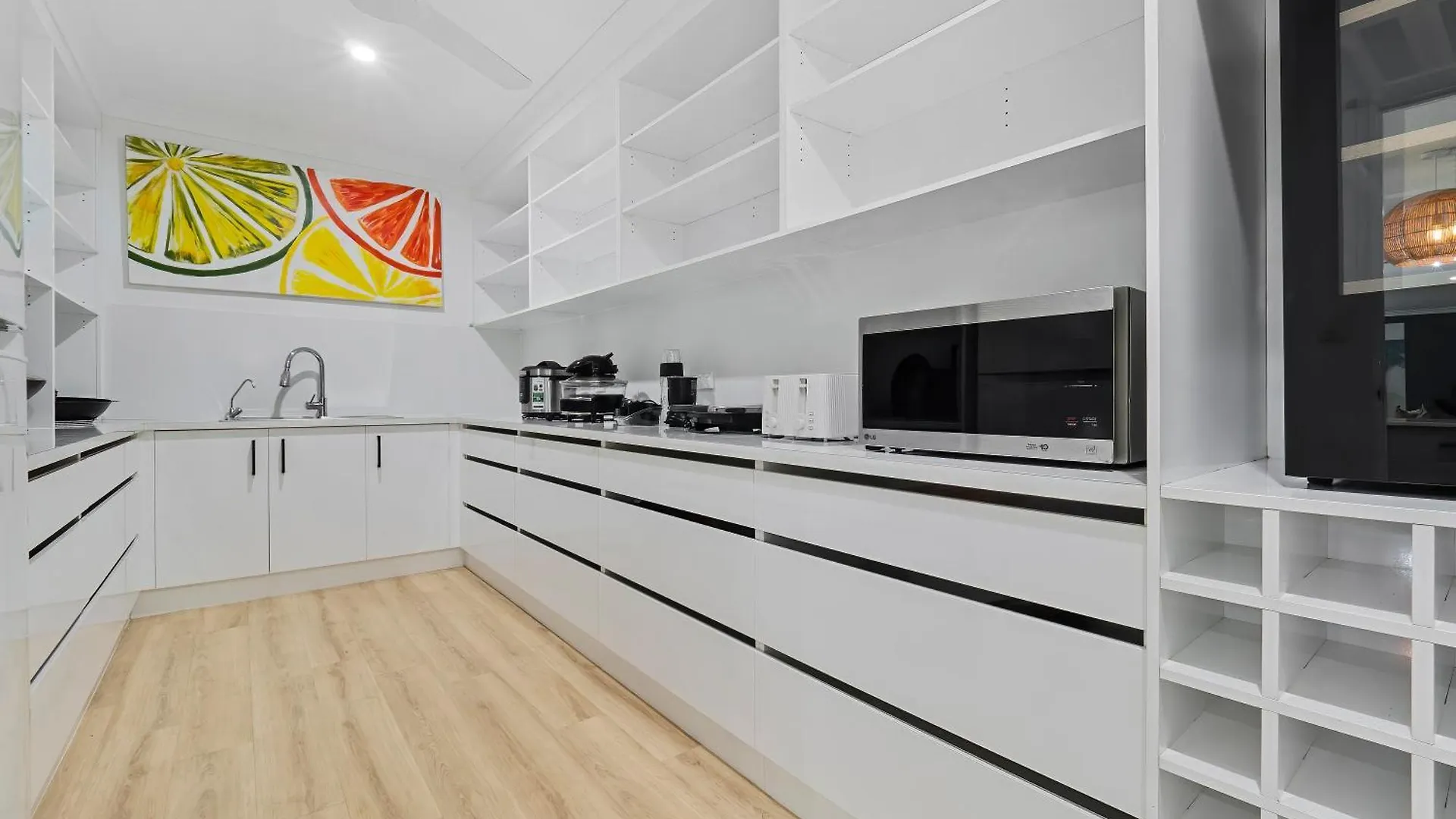 Da White Beachfront House Near Palm Cove Kewarra Beach