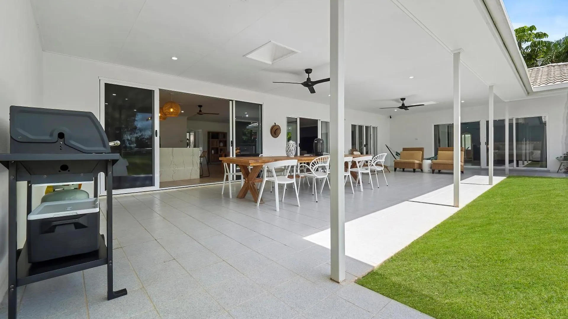 Da White Beachfront House Near Palm Cove Kewarra Beach