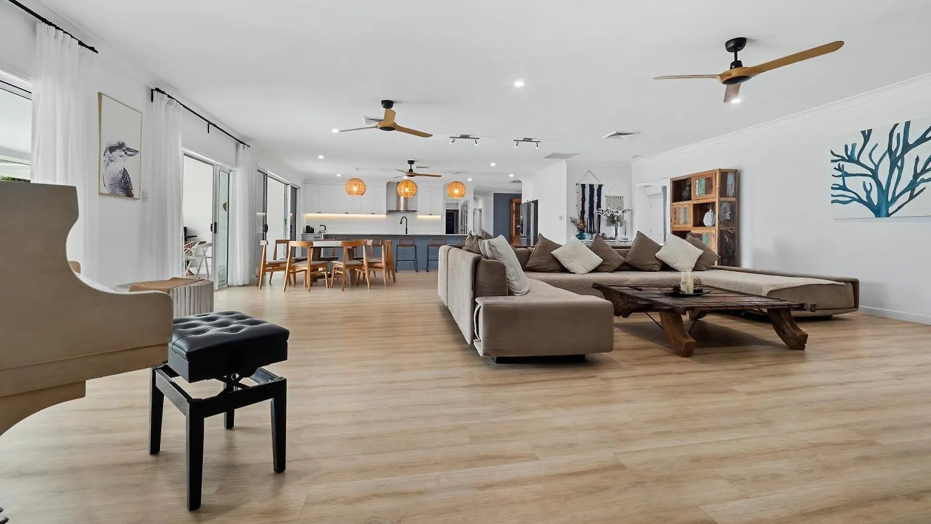 Da White Beachfront House Near Palm Cove Kewarra Beach Holiday home