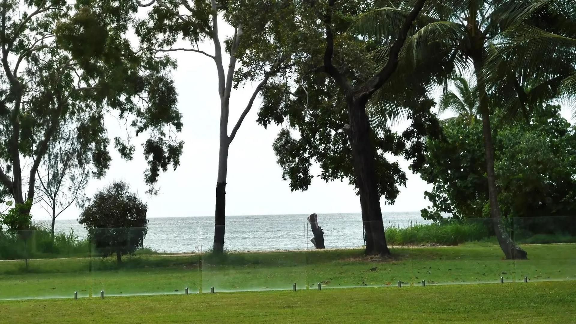 Da White Beachfront House Near Palm Cove Kewarra Beach 0*,