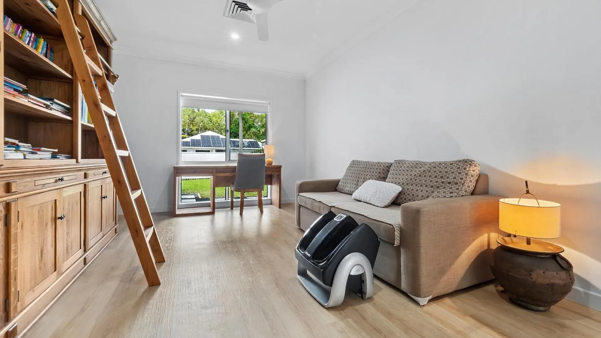 Da White Beachfront House Near Palm Cove Kewarra Beach Australia